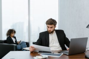 Comment mesurer le ROI réel de ton SEO en 2026 (métriques cachées)